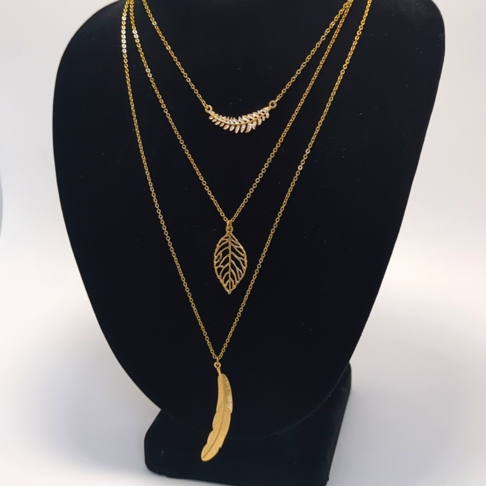 Leaf Pendant Necklace Triple Layered